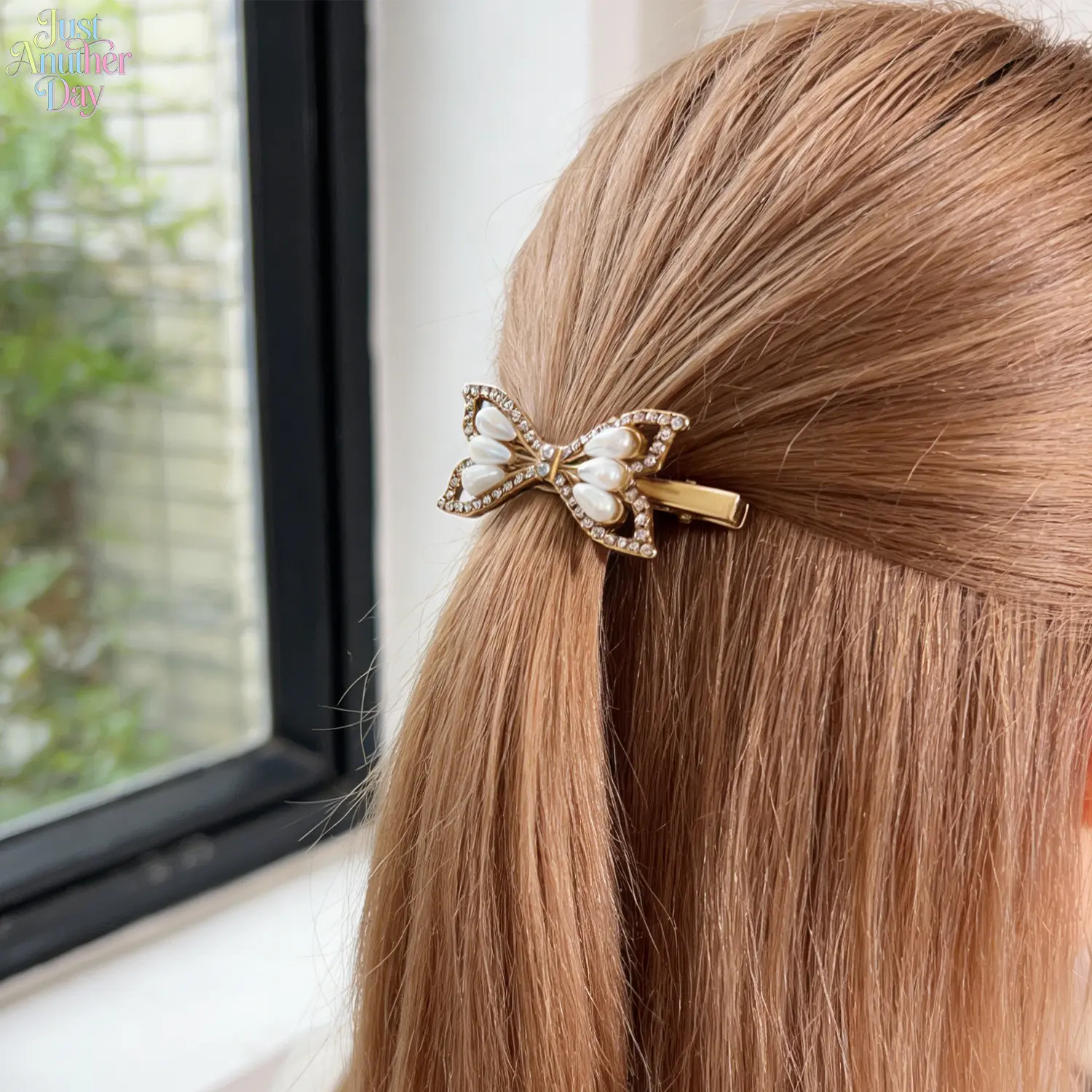 5 Pack Vintage Pearl Rhinestone Butterfly Hair Clips, Sweet Summer Half Up Hair Barrettes, Elegant Anti-slip Decorative Hair Accessories for Women Girls