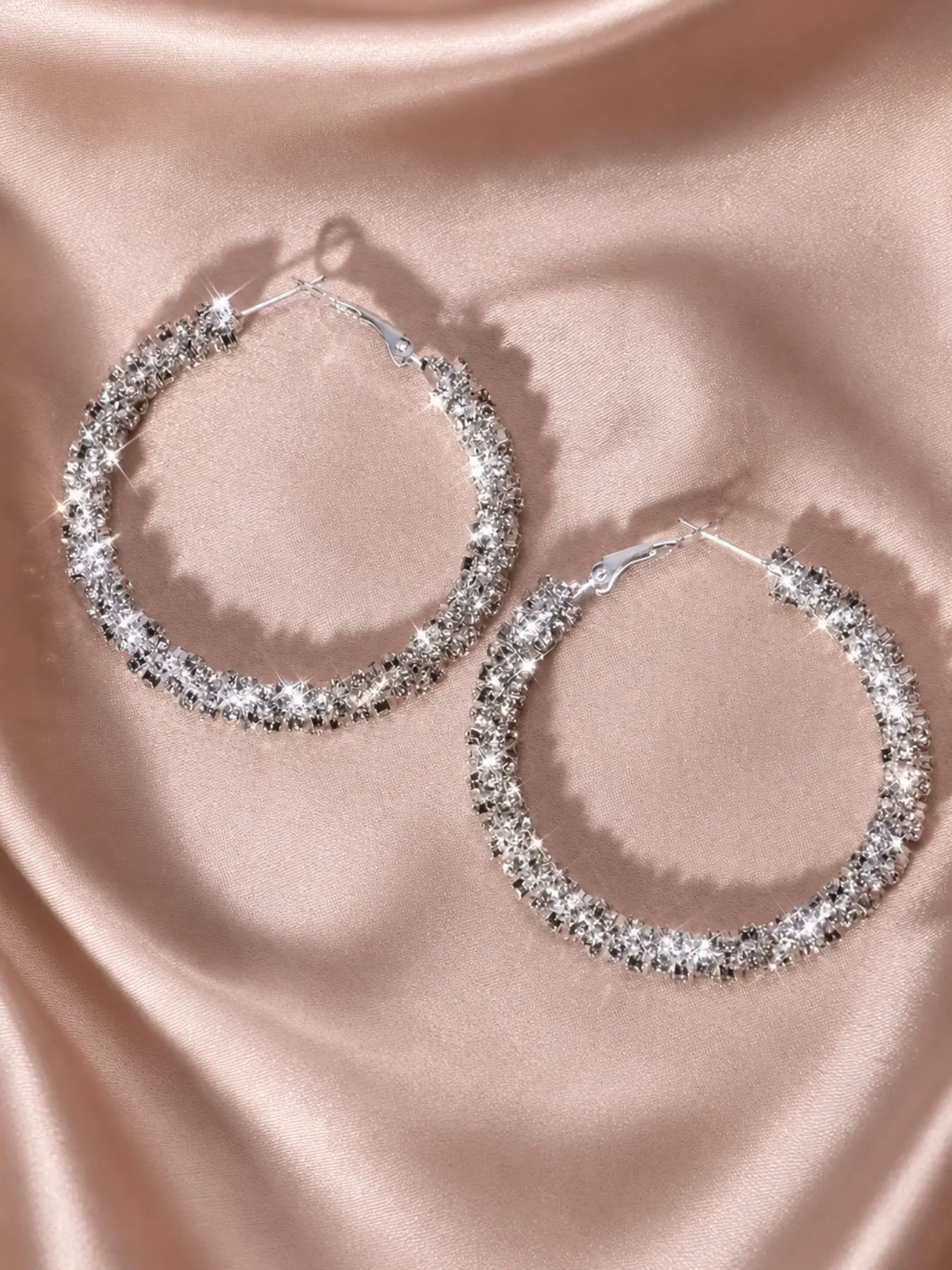 1 Pair Sparkling Crystal Hoop Earrings, Valentine Earrings, Shining Earrings, Rhinestone Pavé Hoop Earrings Lightweight Gold Plated Earrings for Women Girls Wedding Party Daily Wear Gift Hypoallergenic Secure Clasp Bridesmaid