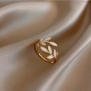 Unisex Open Adjustable Leaf Finger Band Minimalist Nature Inspired Sculpted Tree Leaf Statement Ring Lightweight Comfort Fit Jewelry for Daily Casual Outdoor Street Occasions