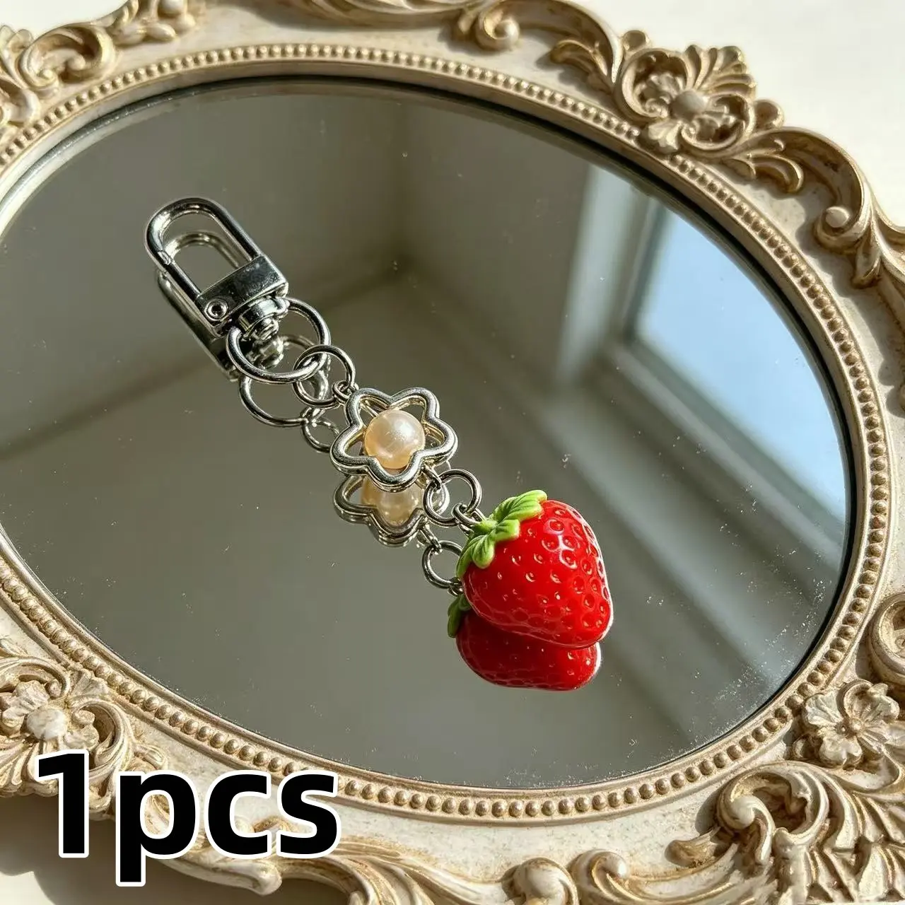 1 piece Japanese-style pink strawberry flower beaded keychain pendant. Simple, cute and sweet. Fresh fruit pendant for bags and accessories. Keychain pendant for bags and accessories.