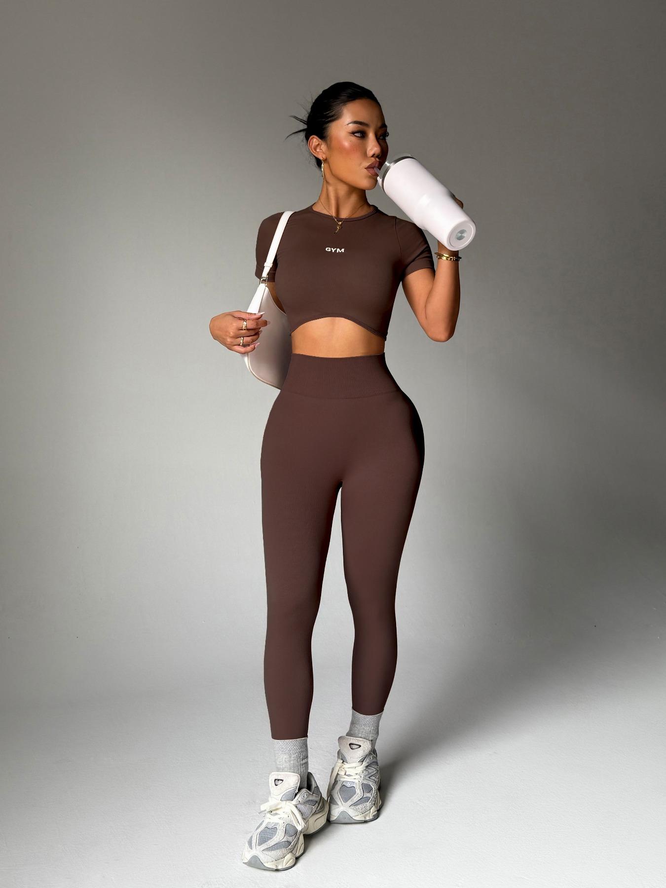 High Elastic Seamless Women's Sports Set, Comfortable Yoga Leggings for Active Lifestyle, Fashionable Gym Apparel, Yoga Clothes Set