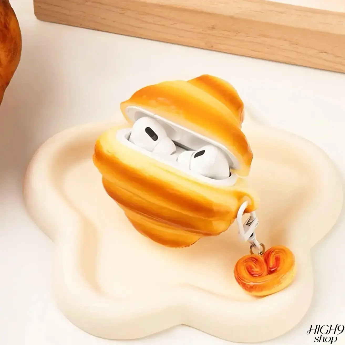 2026 Cute Croissant Shaped Soft Earbud Protective Cover, Anti-drop Durable Trendy Earphone Case, Universal Fit For Wireless Bluetooth Earbuds, Creative Daily Travel Accessory With Shockproof Soft