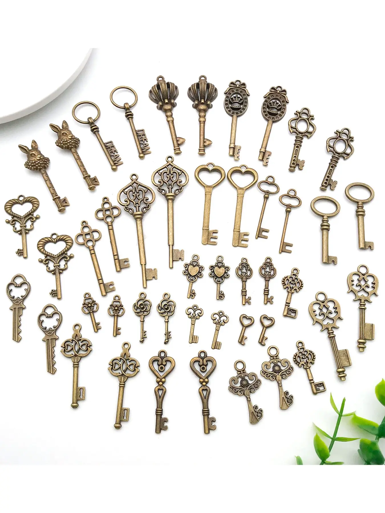 46pcs Mix Vintage Skeleton Keys Set, Filigree Steampunk Keys, Antique Bronze Keys Charms Pendants, Jewelry Findings Making Accessory For DIY Necklace Bracelet Decoration