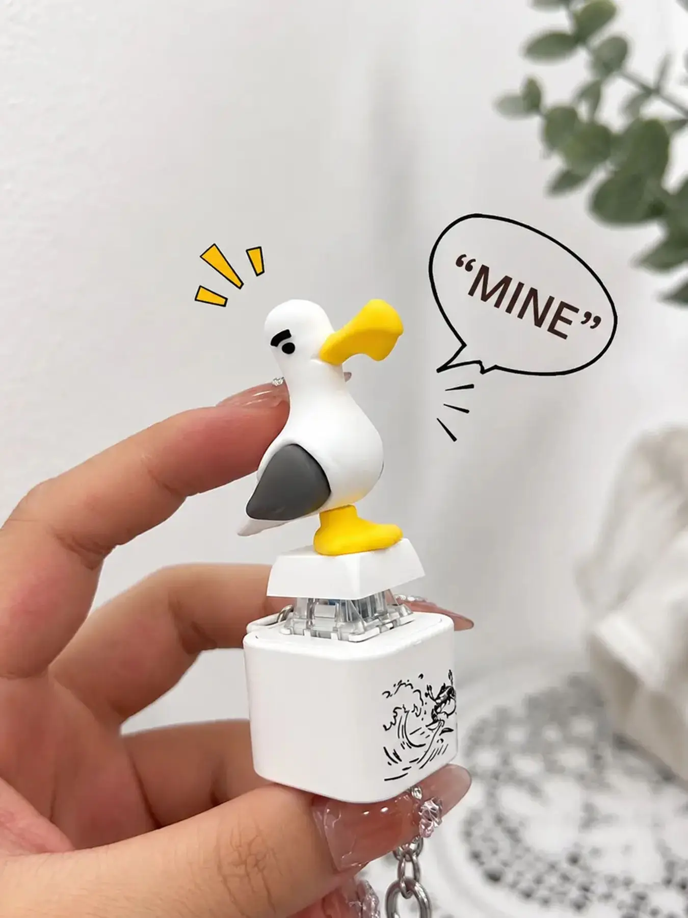 Seagull "MINE!" Button Keychain with seagull sound & LED light. Portable stress relief fidget toy, cute gift for friends, coworkers, partners and kids. Ideal for Christmas, Mother’s Day, Father’s Day & back-to-school.
