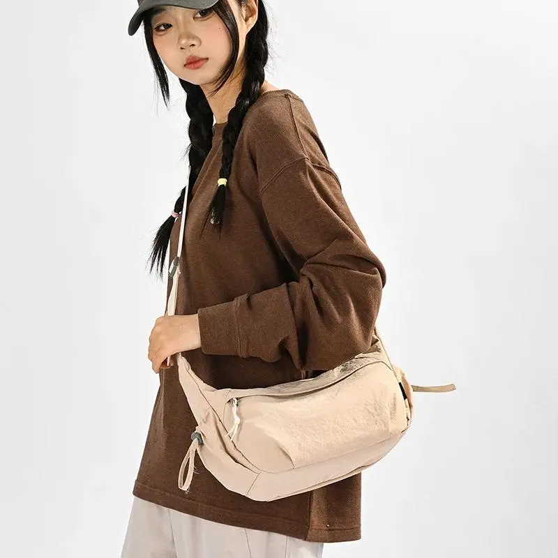 New Lightweight Water Resistant Crossbody Bag Fashion Macaron Color Shoulder Bag Fashionable and Versatile Commuting Bag