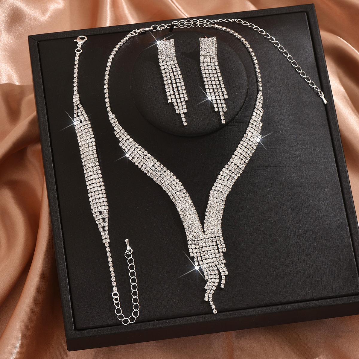 Sparkling Rhinestone Tassel Jewelry Set - Women's Luxury Crystal Necklace & Earrings, Elegant Statement Accessories