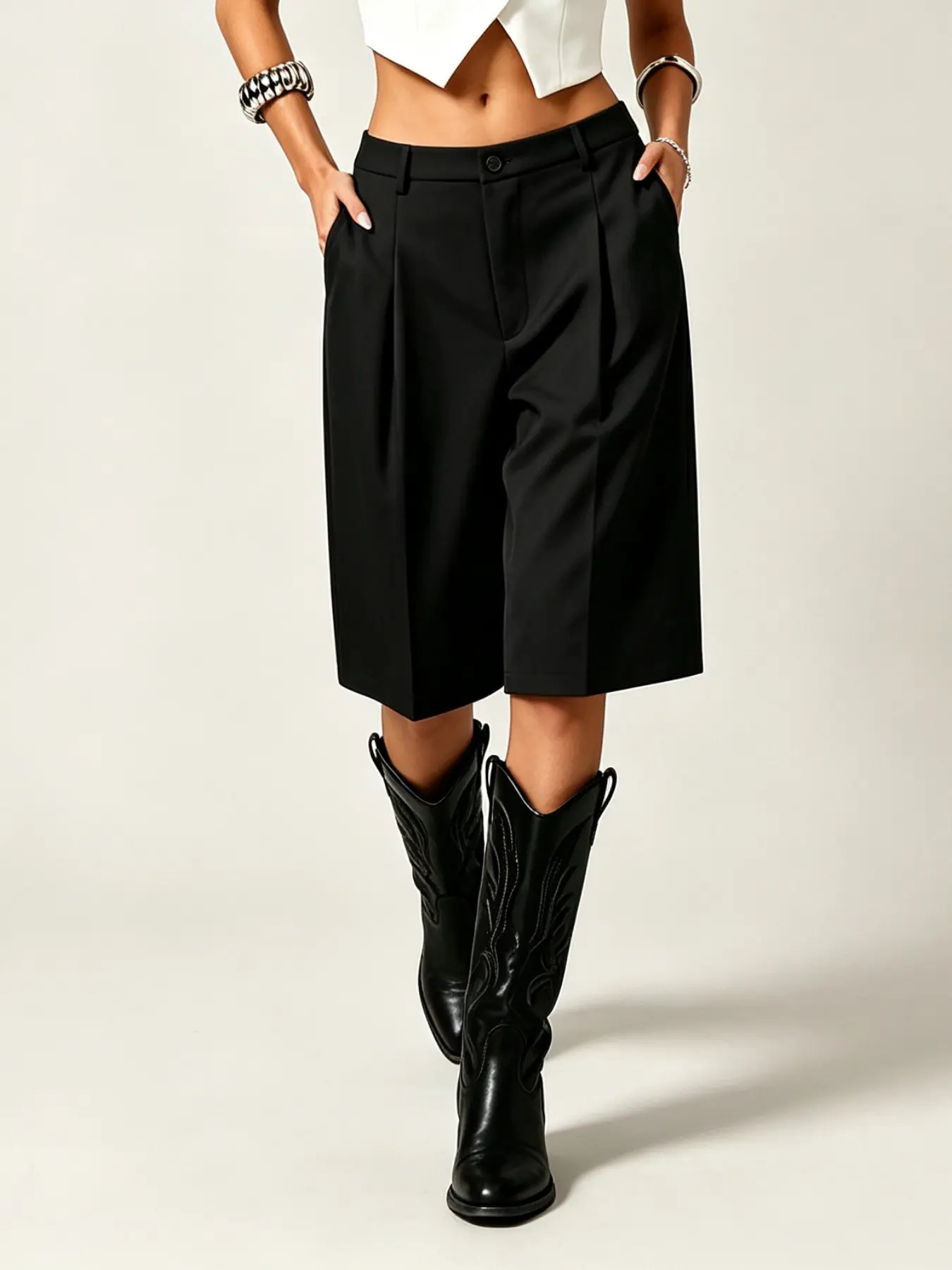 C0483 Internet-Famous That Girl Streetwear Culottes, Clean Fit High Waist Front Pleated Knee Shorts with Convenient Side Pockets, Versatile Trousers for Office Trips, Casual Daily Wear and Holiday Festivals.