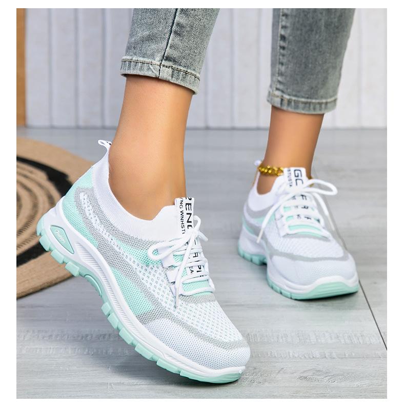 New women's sneakers, fly-knit mesh shoes, low-cut lightweight casual shoes, comfortable and versatile single shoes