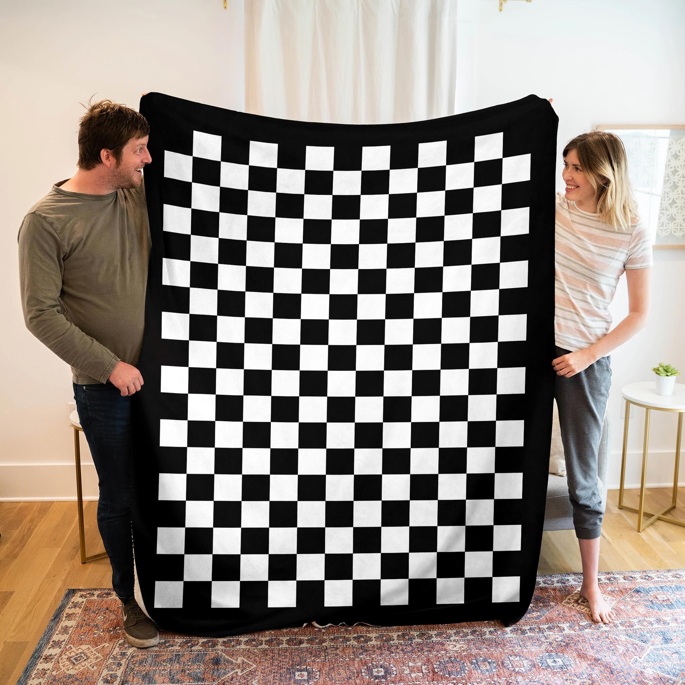 1pc Black and White Checkerboard Pattern Flannel Blanket, Warm and Comfortable, Skin-friendly and Delicate, Suitable for Office, Nap, Outdoor, and Other Scenarios