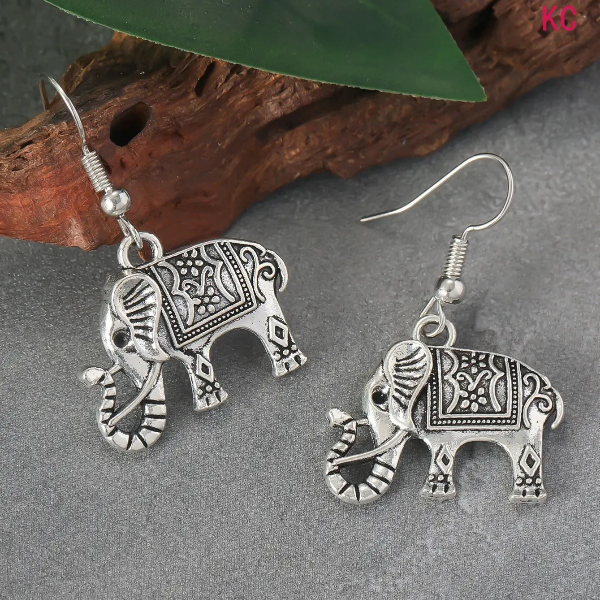 Vintage Tibetan Silver 3D Elephant Dangle Earrings For Women, Animal Totem Elegant Fashion Ear Jewelry For Daily Matching
