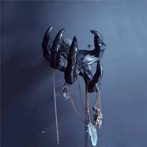 Cyberpunk Mechanical Hand Sculpture Game Controller Holder, Resin Art Craft, 3D Decorative Stand, Unique Gaming Accessory
