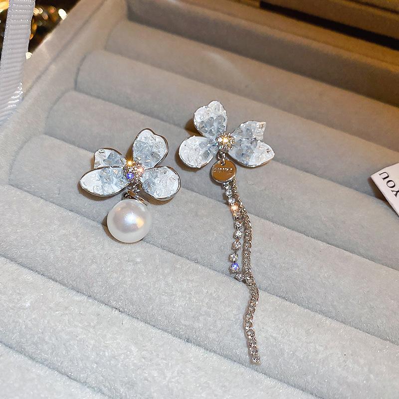 Silver Needle Blue Crystal Butterfly Flower Stud Earrings, Fashionable, Versatile, Fresh, Light Luxury, Elegant, High-End Ear Jewelry