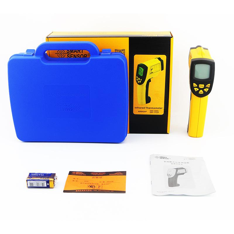 Digital display medium-low temperature handheld infrared thermometer for integrated water temperature, oil, and industrial temperature measurement