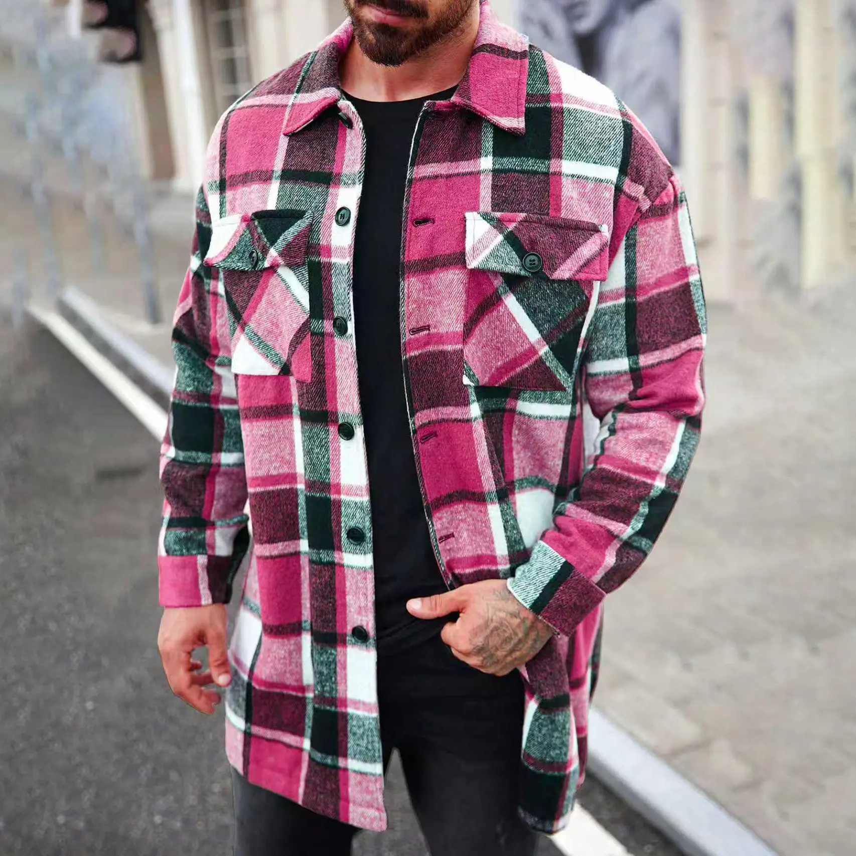 Men's Long-Line Plaid Shirt Featuring A Button-Front Design And Dual Chest Pockets; A Loose-Fitting Shirt Suitable For Autumn/Winter Street Style, Casual Everyday Wear, And Outdoor-Inspired Looks.