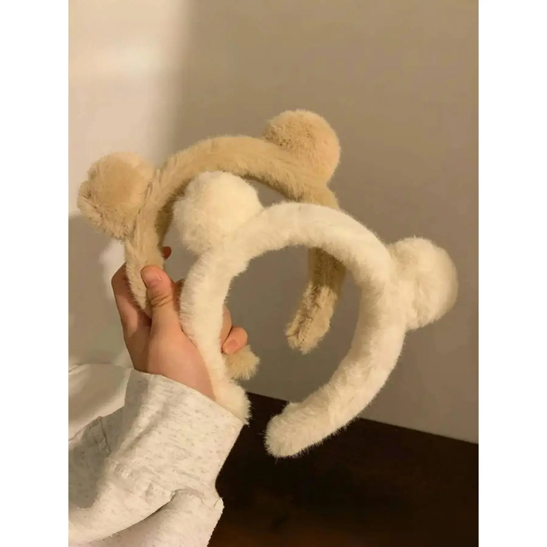 2 Colors Fluffy Bear Ear Plush Headband 14cm Inner Width 28g, 5.5cm Pom-pom Ear Cute Fuzzy Hair Hoop, Sweet Warm Hairband for Makeup Face Wash Fall Winter Styling