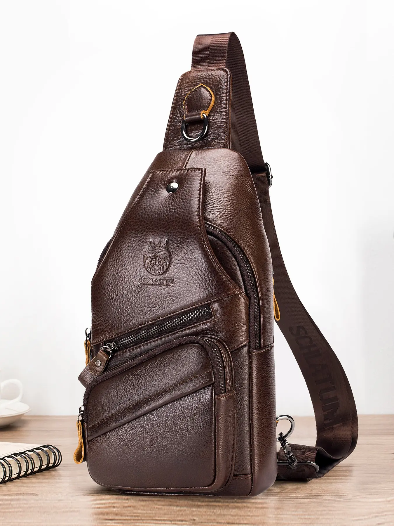 Genuine Leather chest bag For Men's Fashion Men Zip Pocket Travel Bag Fashion Multifunction Crossbody Messenger Bag