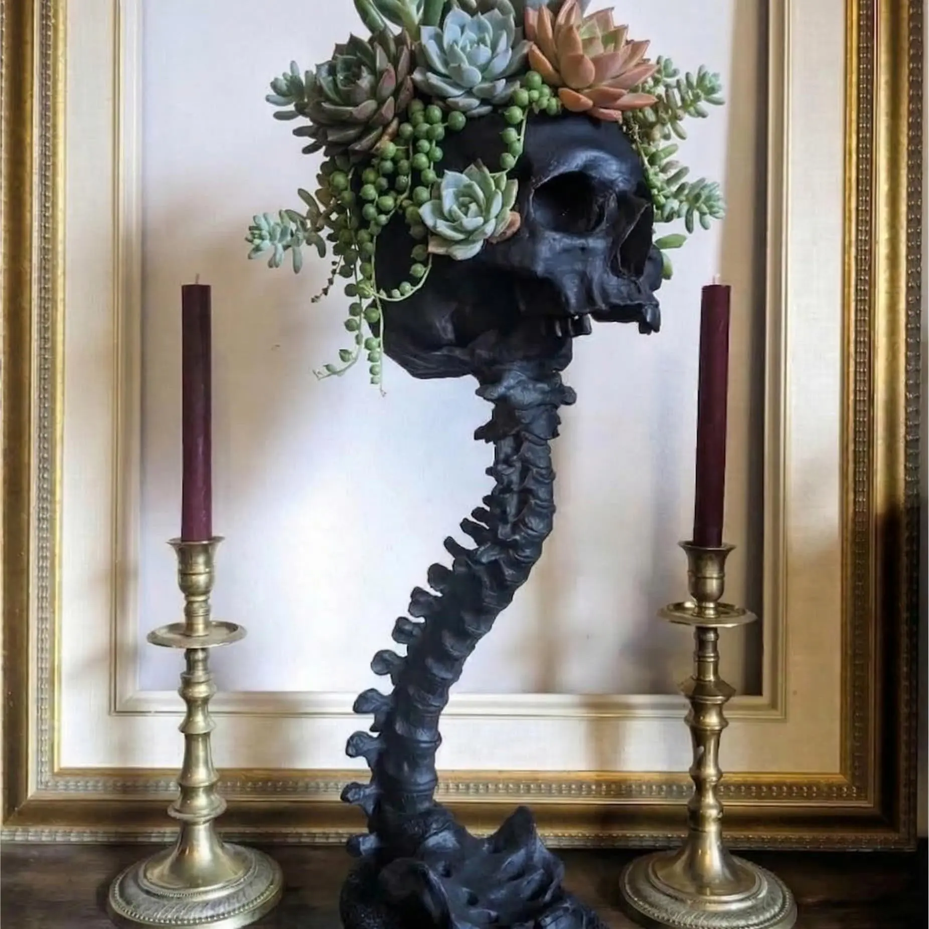 Halloween Gothic Skull Planter Ornament, Unique Resin Home Planter with Spine Stand, Indoor Outdoor Halloween Decor, Suitable for Bonsai and Gifts