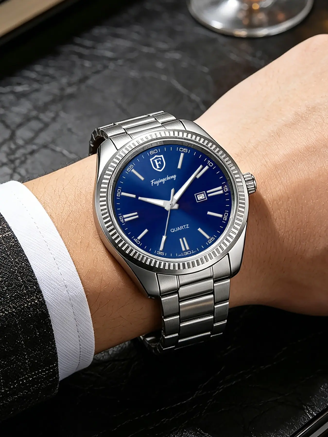 Men's New Fashion Quartz Watch, Round Analog Silver Color Dial, Hardlex Glass, 38mm Alloy Case, Perfect for All Seasons