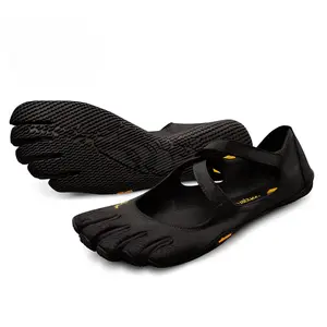 Five-toed shoes for Pilates, indoor fitness, yoga, and dance