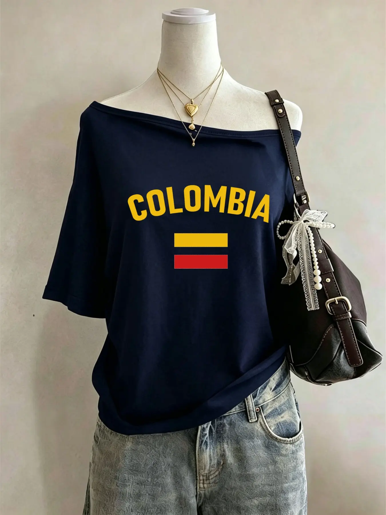 Women's "COLOMBIA" Print Off-Shoulder T-Shirt – a black, loose-fitting short-sleeve top featuring a casual street-style look perfect for summer matches and fan parties Streetwear Casual Tee Tops, T Shirts Tops