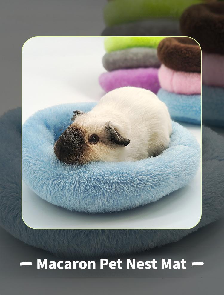 Macaron-style sleeping nest pad, suitable for hamsters, sugar gliders, squirrels, guinea pigs, dwarf rabbits, hedgehogs, etc.Made of comfortable material, available in sizes 7.87 inches and 5.51 inches.