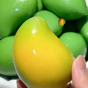 These handmade, crispy mango stress balls, filled with crunchy, bouncy blocks and round stuffing, create an ASMR effect, making them an ideal sensory stress-relieving tool for children and adults. They help alleviate anxiety.
