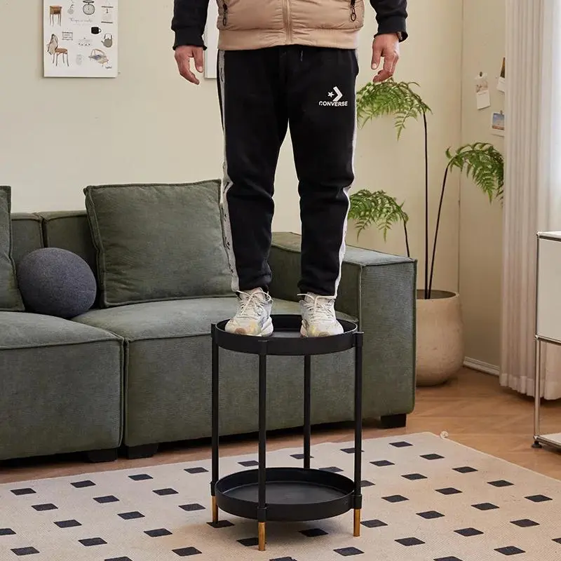 1 piece of modern minimalist round coffee table, suitable for living room, bay window corner. Requires self-assembly. A space-saving plastic sofa table, specially designed for small apartment units and single rooms.