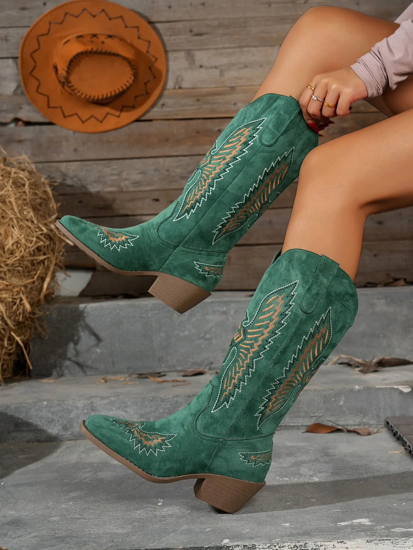 American Vintage Western Cowboy Boots Cowgirl Boots for Women, Pointed Toe Thick Heel Embroidered Mid-Calf Boot, New Fashion Slimming Long Boot, Thick Heeled Boots, Pu Leather Boots
