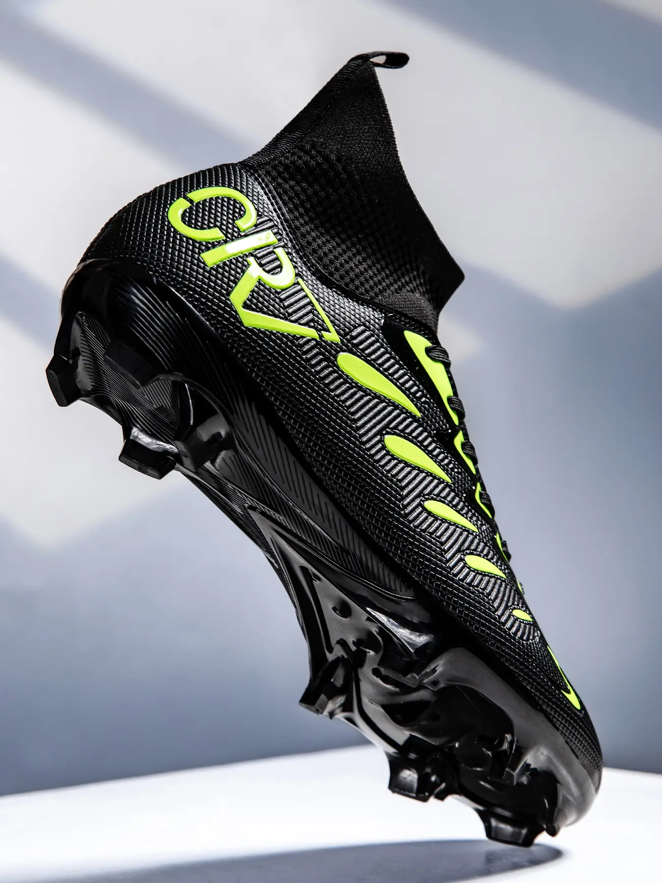 Professional Men's TF Soccer Shoes, Anti-Slip Wear-Resistant Outdoor Sports Training Boots, Comfortable Breathable Artificial Grass Cleats