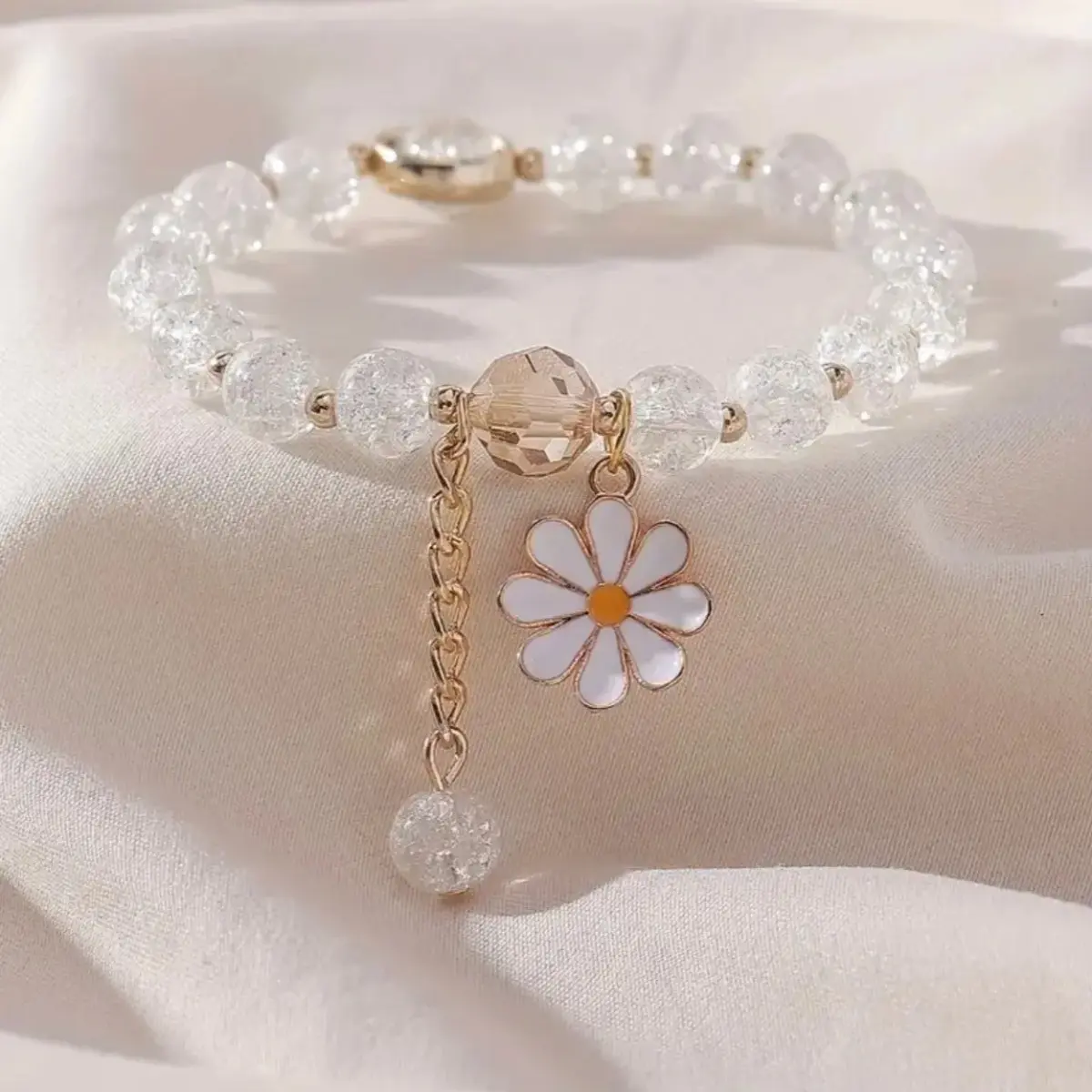 Beaded Bracelet & Charm Bracelet – Floral Charm Ensemble & Petal Pendant Motif, Sweet Aesthetic & Dainty Floral Trend, Dainty Beaded Lightweight & Adjustable Accessory for Daily Casual Wear, Date Night Styling, Gift for Her & Summer Accessorizing
