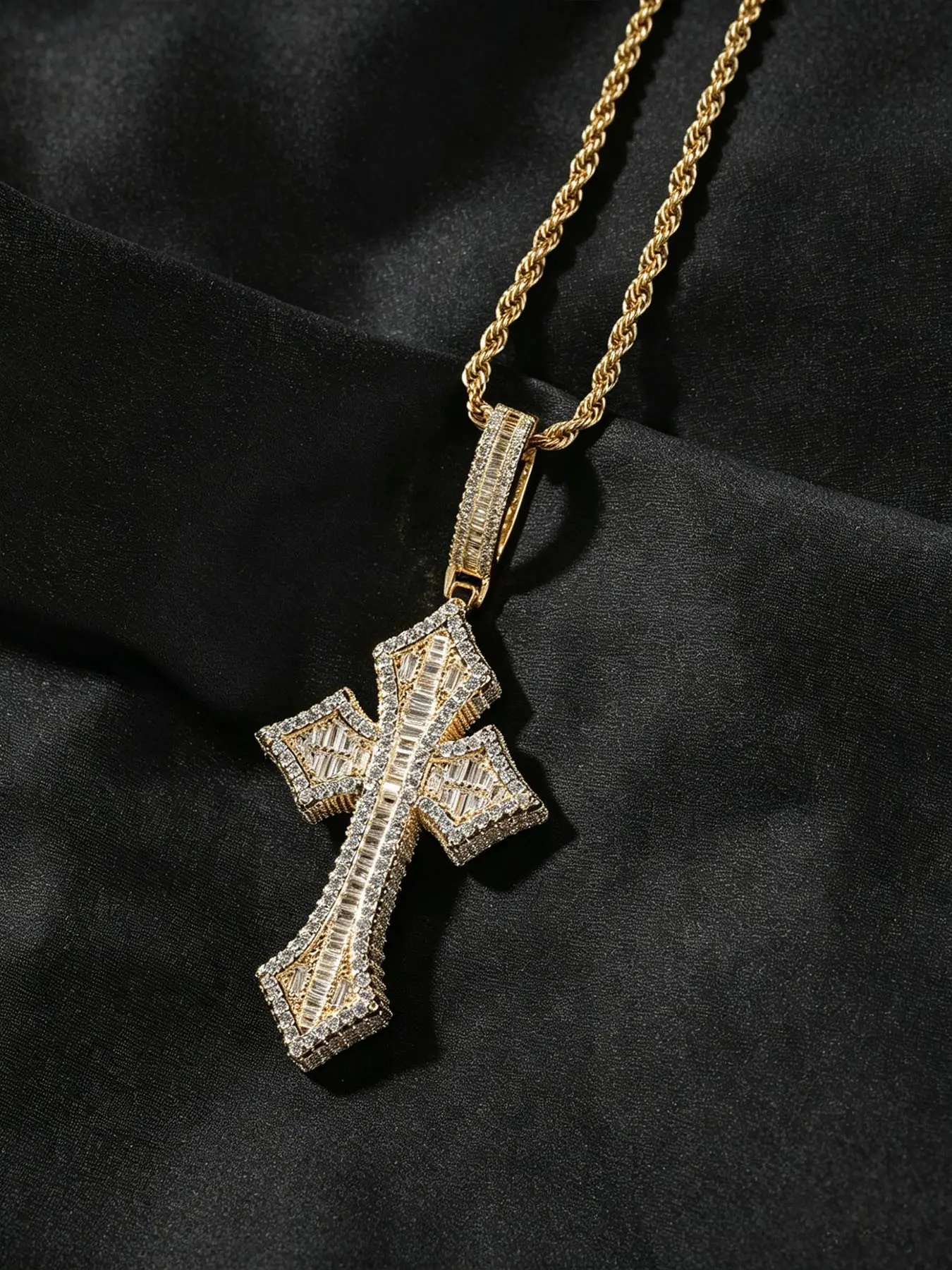 European and American Hip Hop Cross Pendant Necklace, Trendy Men's Micro-Set Zircon Rap Style Chain, Versatile Fashion Jewelry, Accessory Necklace