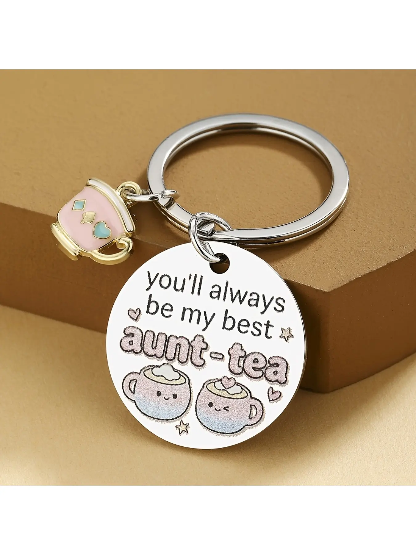 Funny Aunt Birthday Gifts from Niece Nephew Cute Key Chains Women Gifts for Aunts Best Aunt Ever Gift Auntie Birthday Present Ideas Cool Aunts Club Keychain Souvenir