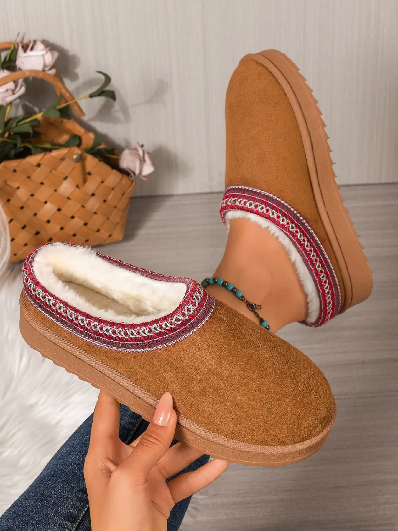Women's Platform Short Ankle Boots Warm Slip-On Snow Slippers for Indoor and OutdoorSpringfresh