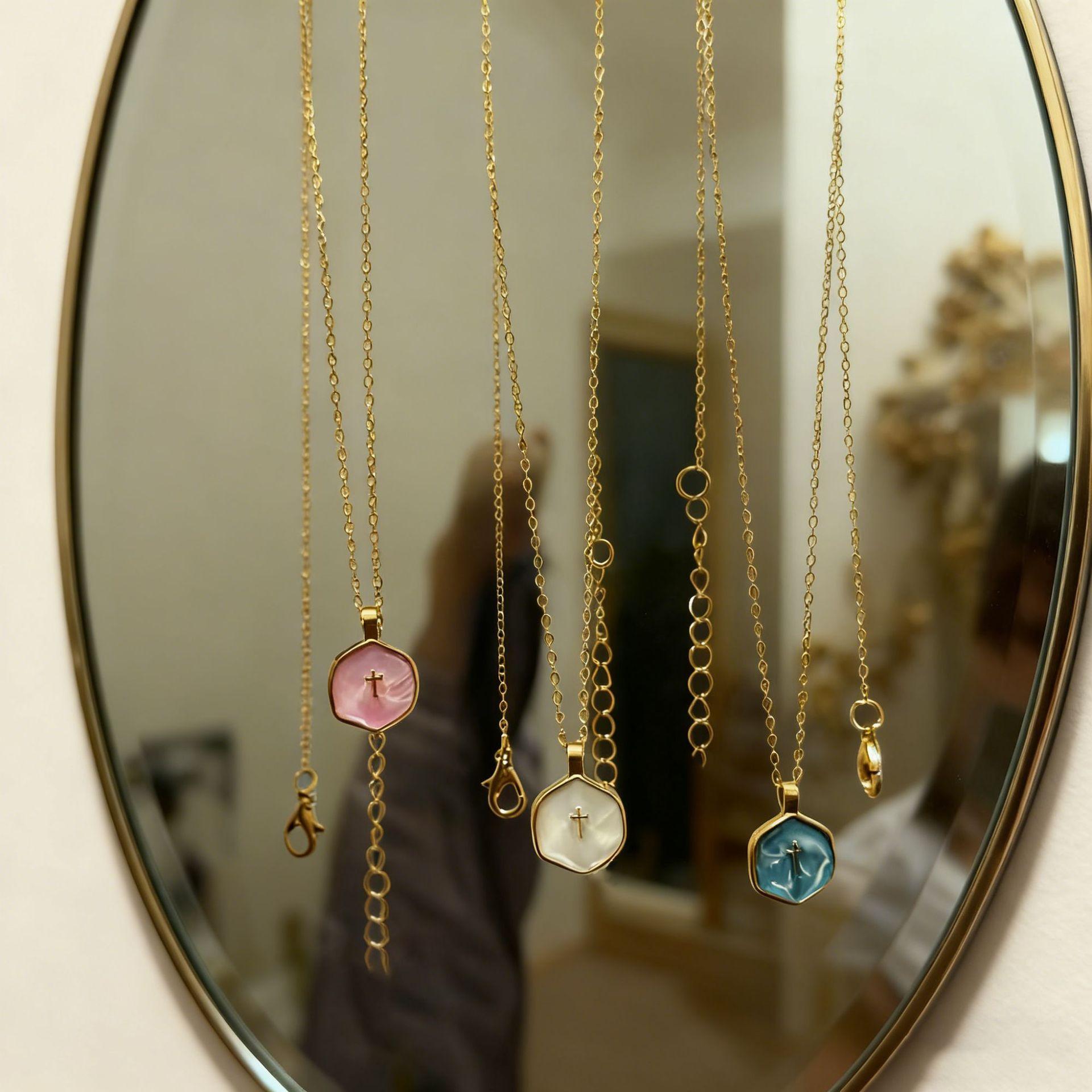 Women's 14K Gold Plated Cross Necklace - Exquisite and simple gold-plated cross pendant, elegant and hypoallergenic brass material