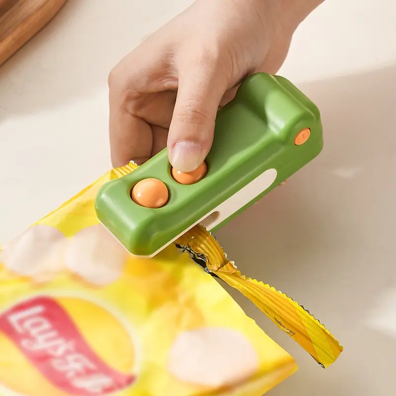 Mini Snack Bag Sealer, USB Rechargeable Heated Seal Machine, Portable Food Preserver, Electric Plastic Seal Device, 1 Piece