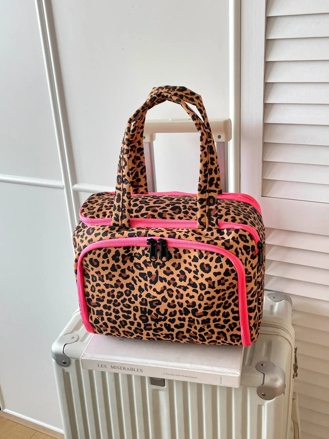 2026 New Women's Retro Leopard Print Handbag, Large Capacity Dual Layer Travel Bag, Portable Skincare Organizer, Travel Toiletry Organizer, Multiple Colors Available