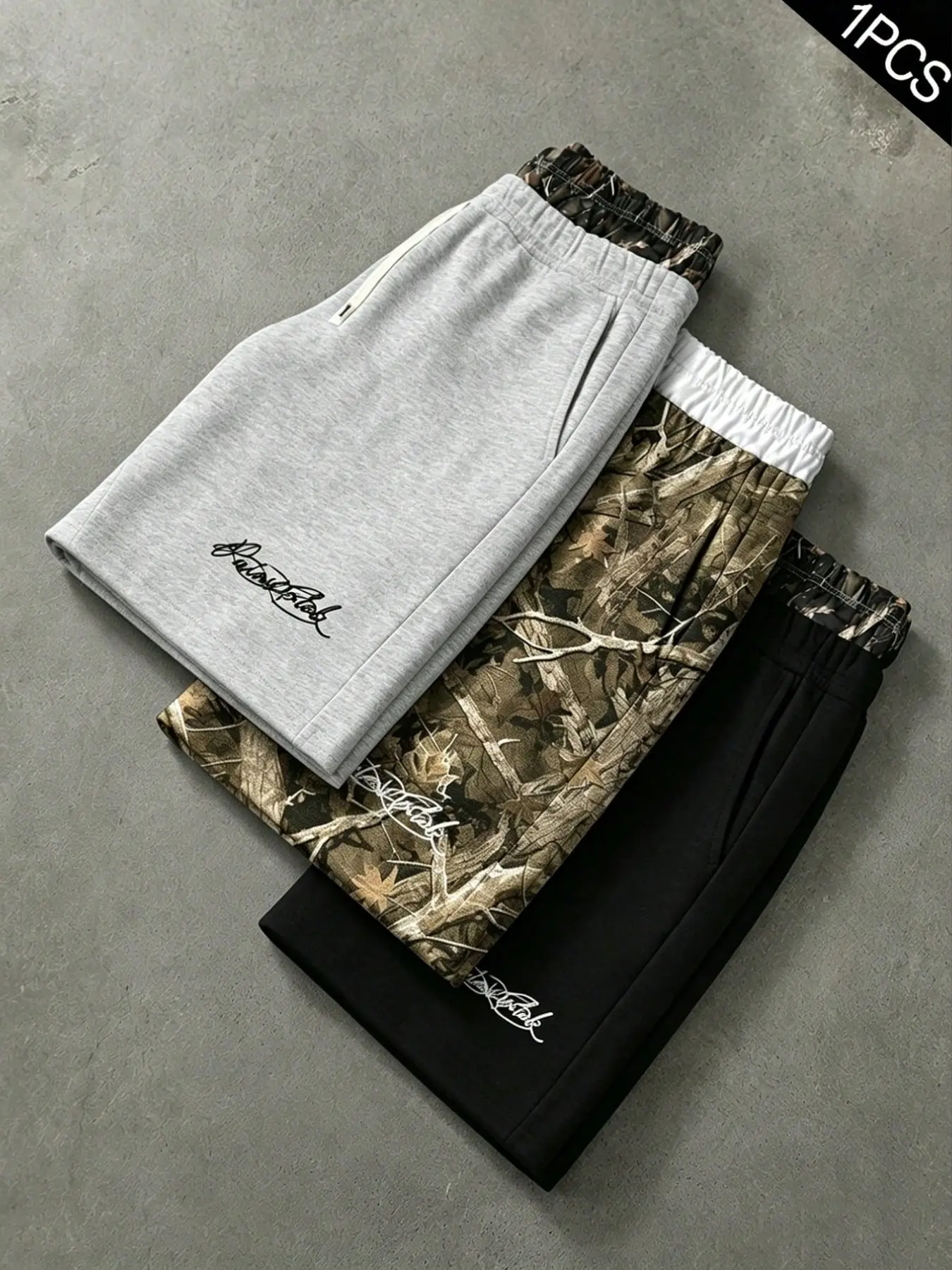 Gorpcore Double Waistband Casual Activewear Athletic Men's Shorts Layered Real Tree Camo Sweatshorts with Script Detail, Standard Fit Non-Mesh Polyester Knit Track Shorts for Summer Skater OOTD Sportswear Camouflage Athletic Shorts