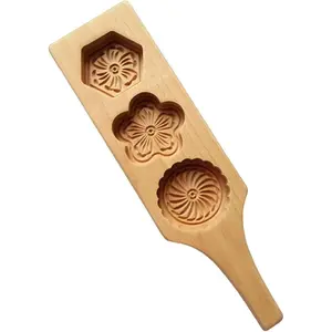 1 PC 3 Hole Flower Shaped Handmade Wooden Mold Cookies, Baked Pastries, Chocolate, DIY Muffins, Pumpkin Pie, Candy Mold Home Baking Dessert Shop Baking Tools Cookie Stamps（Flower）