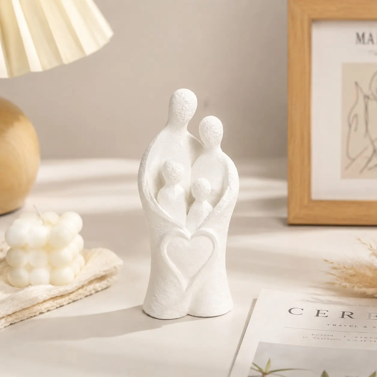 Modern Family Statue Ornament, 3D Print Symbolizing Love and Unity, Home Decor for Desk and Vanity, Wedding Gift, Moving In, Christmas Decoration