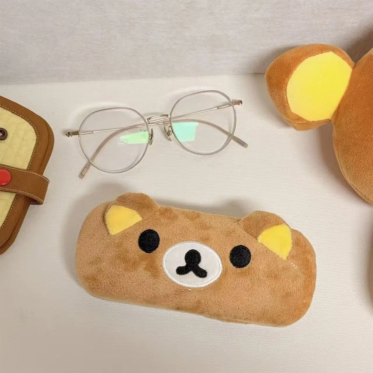 Cute Plush Eyeglass Case, Bear Design with Ears, High Aesthetic Appeal, Ideal for Kids and Students, Girl's Heartfelt Gift, Glasses Storage
