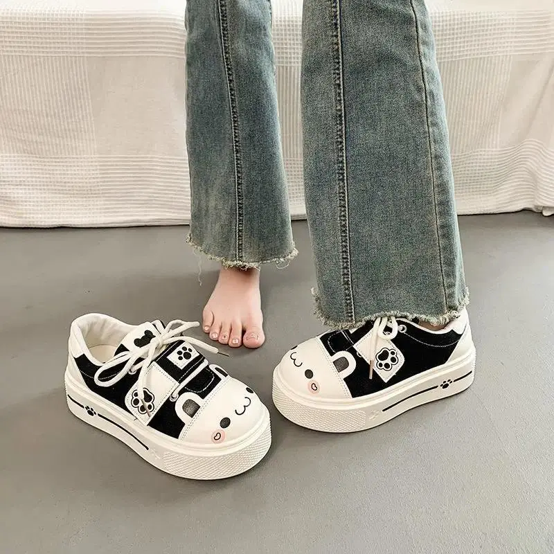 Women's platform vulcanized canvas shoes woman designer lace up trainers cat paw print sneaker 2026 New adorablle kitty sneakers
