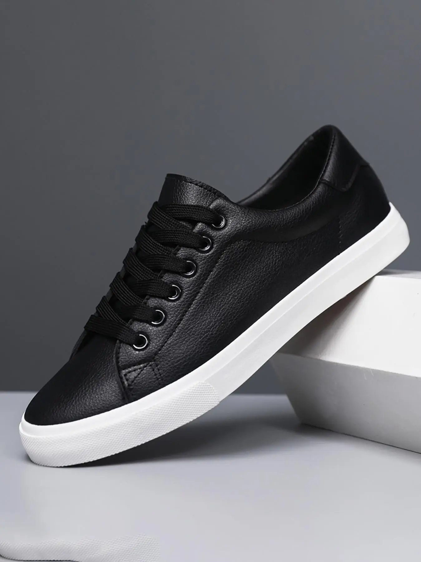 Men's 1 Pair Fashionable Casual Lace Up Skate Shoes, Lightweight Breathable Comfortable Sports Walking Shoes, Male All-match Round Toe Shoes for Daily Wear, Sporty Low Top