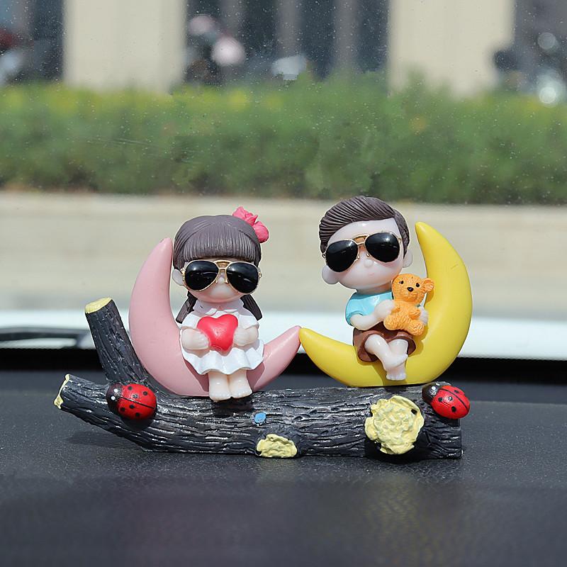 Cute Tree Branch Couple Car Ornament, Center Console Decor with Confession Balloons