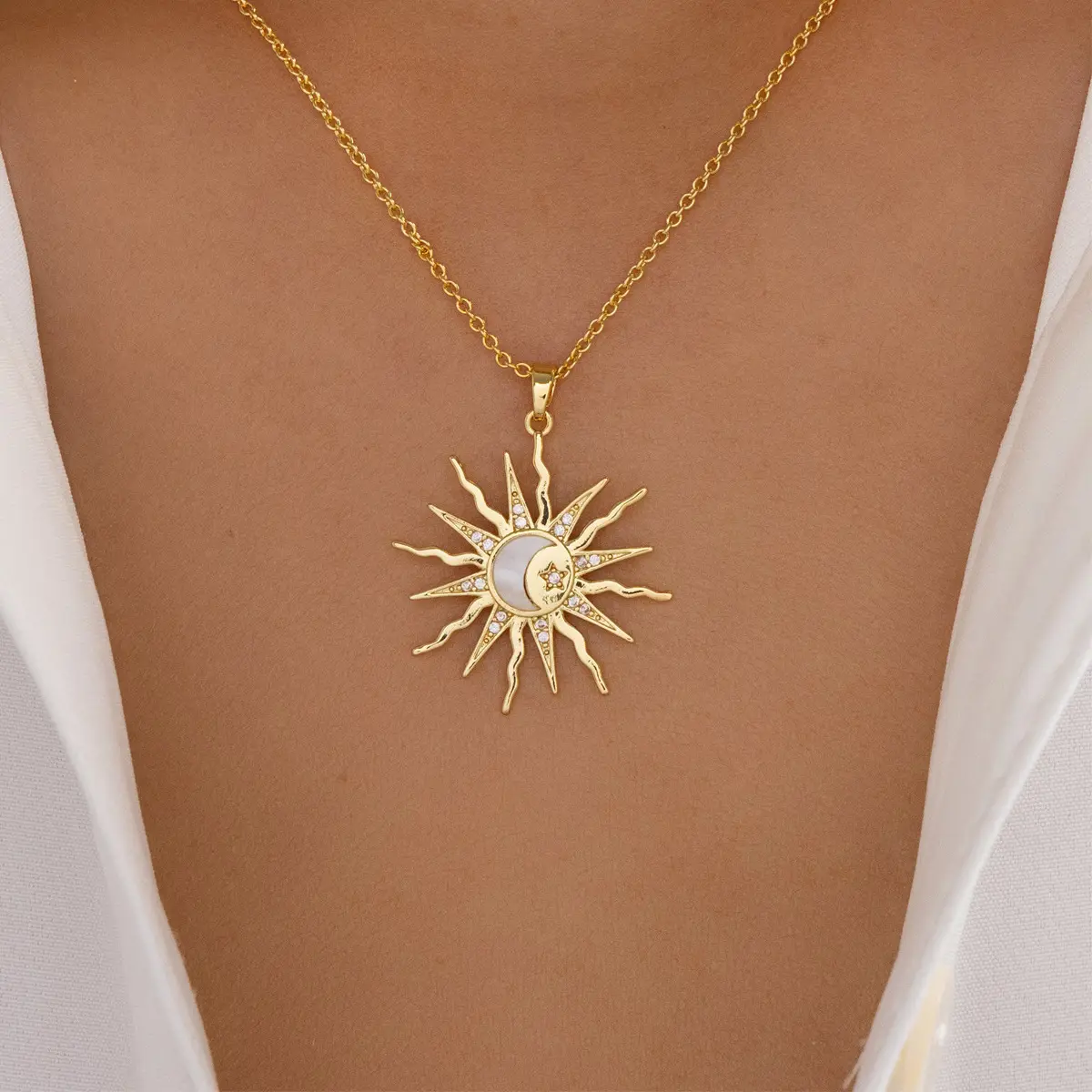 Wholesale Alloy Sun and Moon Pendant with Necklace, Fashion Jewelry for Fashion Lovers, Niche Versatile Diamond Envelope Design (Sports & Outdoor Camping & Hiking Hammock Accessory)