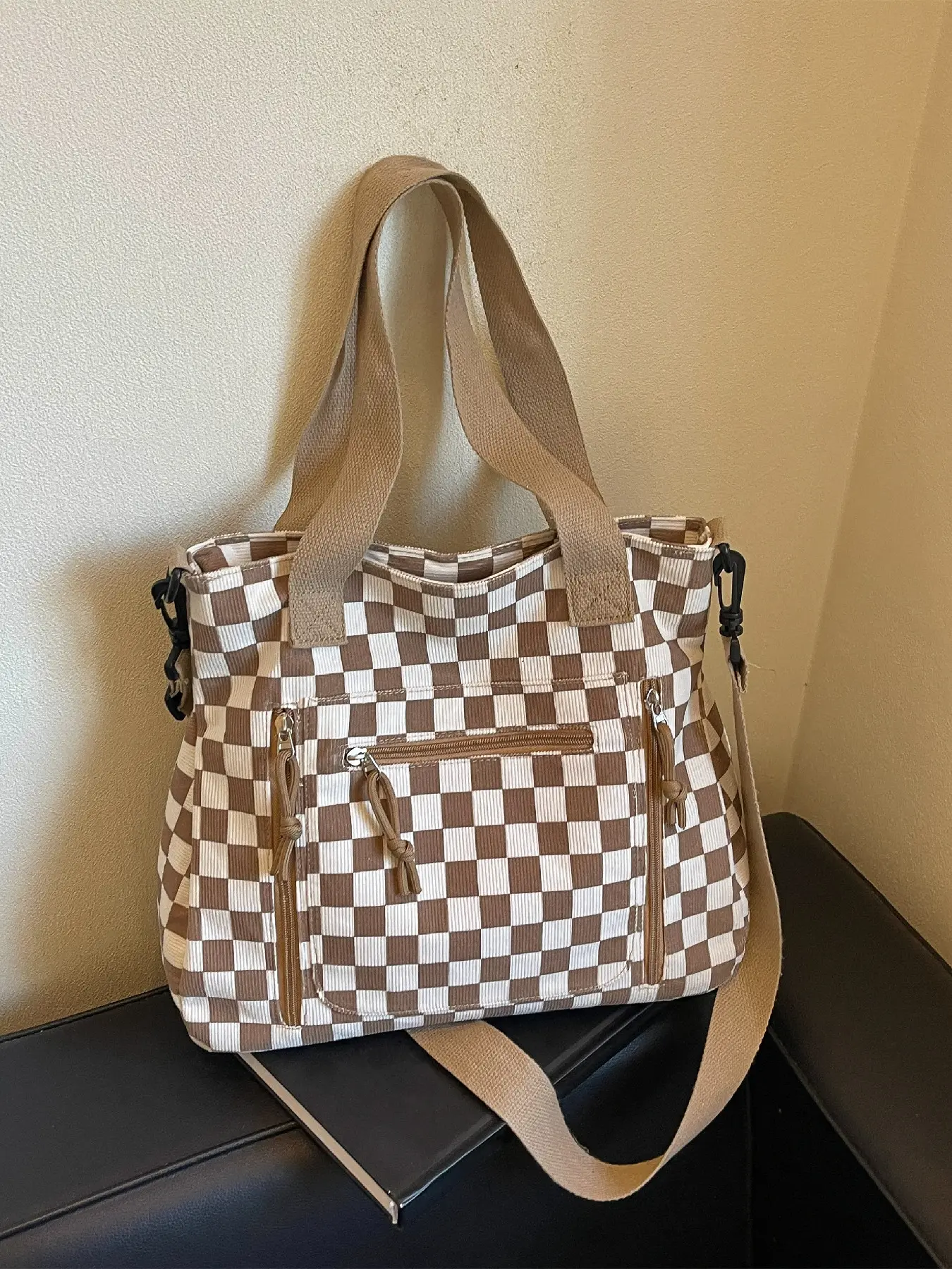 【Black Friday】Ladies' retro checkerboard corduroy tote crossbody bag, large capacity multi zipper pocket single shoulder handbag, detachable adjustable shoulder strap casual shopping bag, suitable for work, daily commuting Casual Bags
