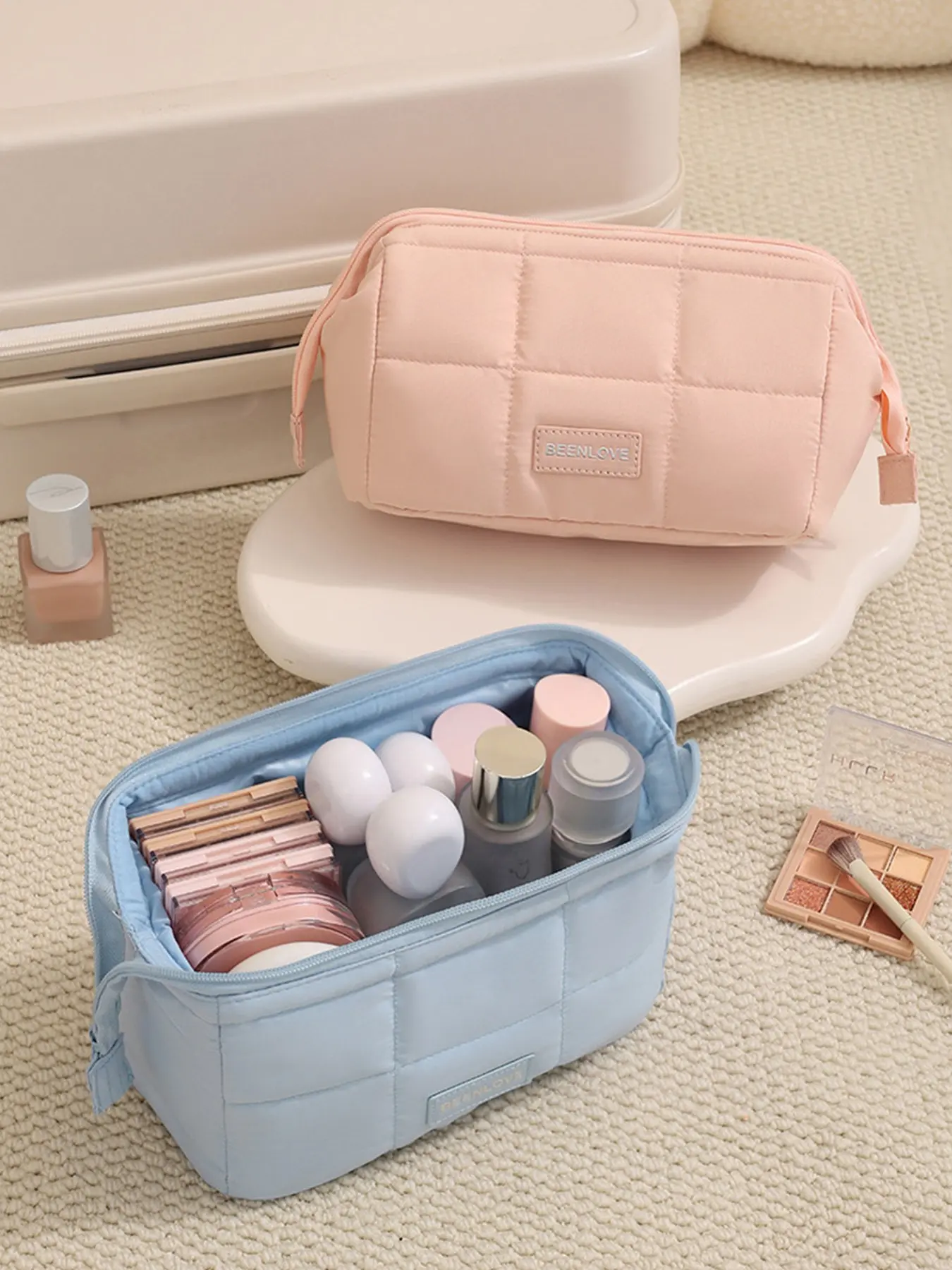 Portable Makeup Bag, Cloud Texture Travel Wash Kit, Lightweight Cosmetic Organizer, Handheld Beauty Case, Ideal for On-The-Go Use