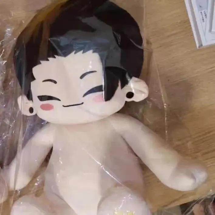 Suguru no clothes