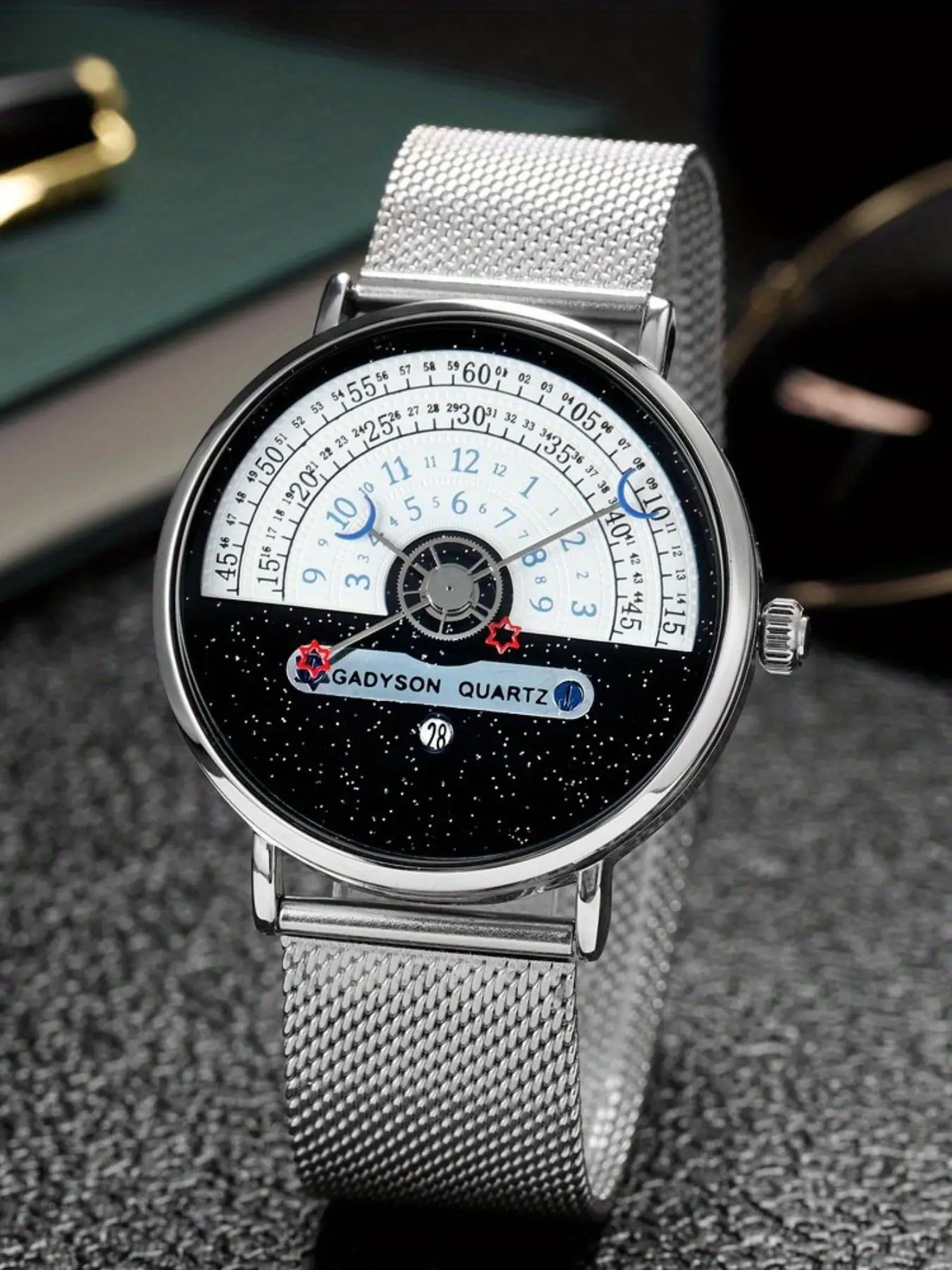 Men's Casual Quartz Analog Watch with Moon and Stars Design, Stainless Steel Mesh Band, Calendar Feature, Non-Waterproof, Alloy Case, Round Dial