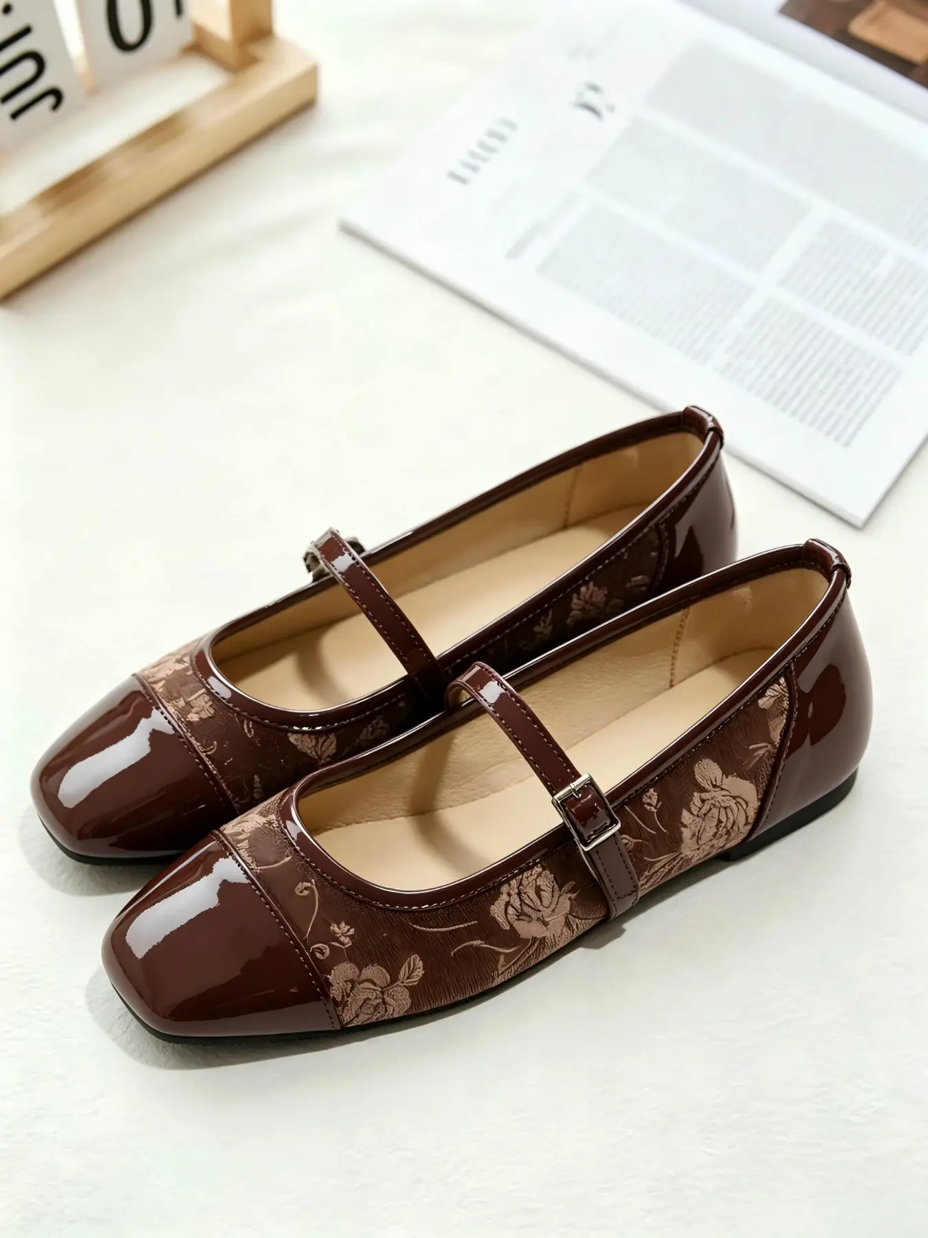 Women's Square Toe Mary Jane Flat Shoes, Fashionable Flats Shoes, Multi-Color Retro Faux Fur Decoration, Low Heel Slip-On Design, Comfortable Spring & Fall Footwear