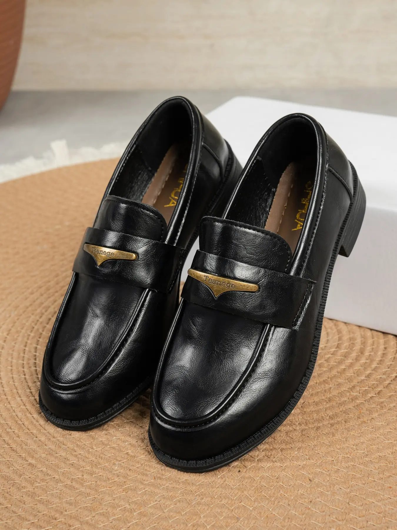 Vintage Matte Soft PU Leather Loafers, Casual Metal Logo Square Toe, Low Heel Anti-Slip Rubber Sole, Slip-On Women's Shoes